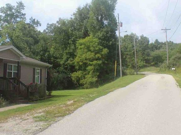 Exterior Neighborhood (street photo)