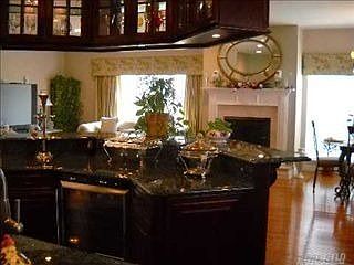 3rd image of 37 Hamlet Dr