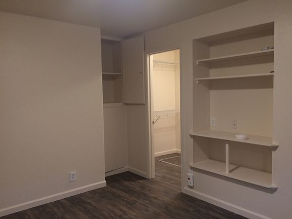 Master BR & walk in closet