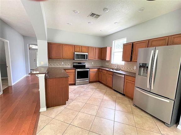 4th image of 4455 Riverton Dr