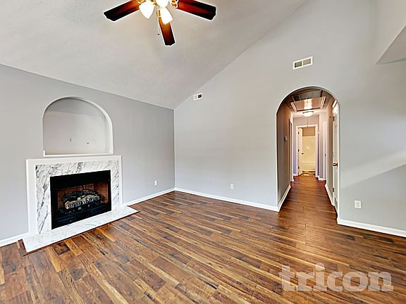 4th image of 2013 Mission Oaks St