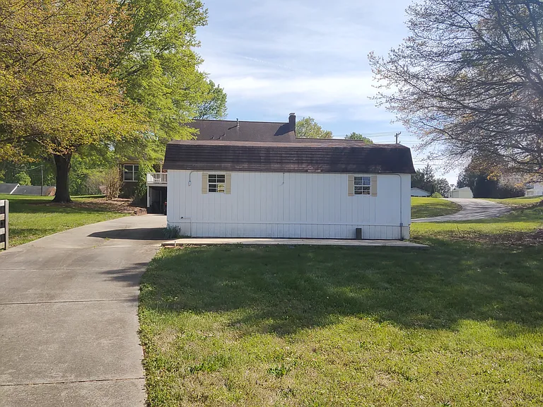 555 Barnes Rd #B — Photo 23