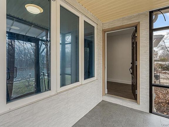 2nd image of 5020 Clearview Expy