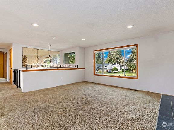 5th image of 11440 110th Avenue NE