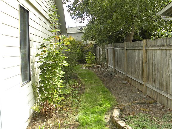 2nd image of 1666 Goldcrest Ave NW