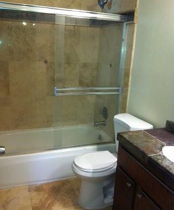 Main bathroom upstairs