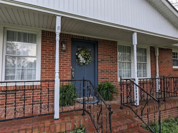 1570 Armistead Dr, Clarksville, TN 37042