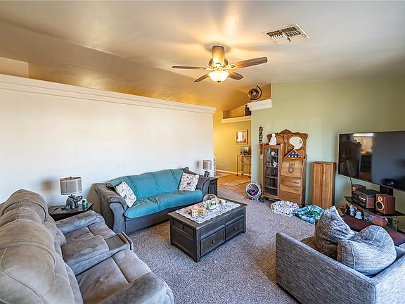 3rd image of 3147 E Thompson Avenue