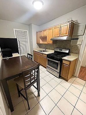 3rd image of 2326 28th Ave APT 1