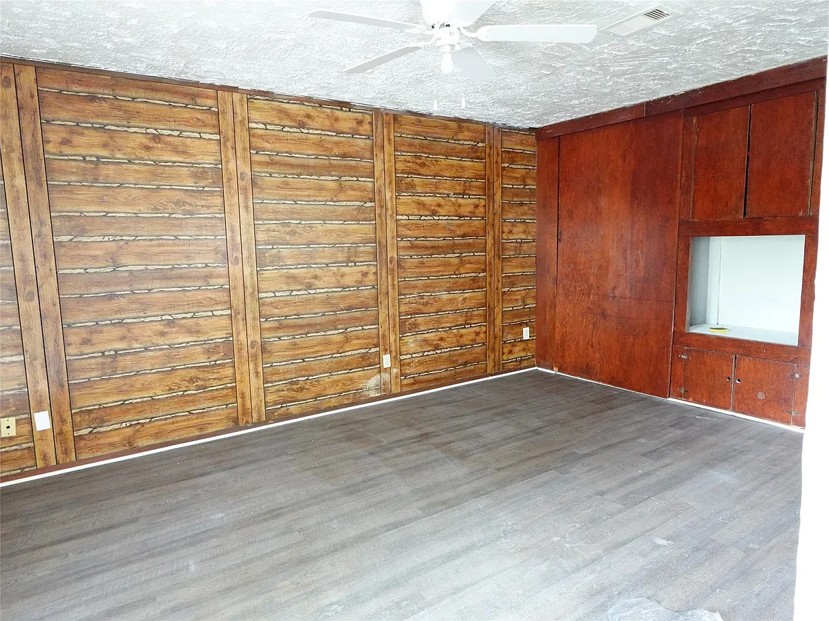 Building Photo - 8022 Woodlyn Rd