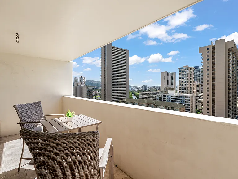 large lanai 2