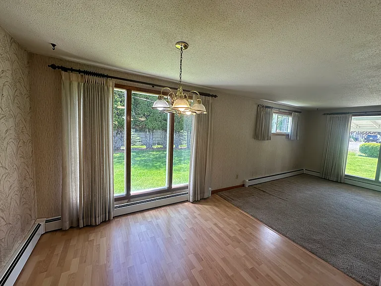 33 W Evergreen Dr — Photo 4