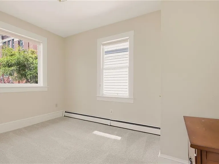 24 Spring St — Photo 15