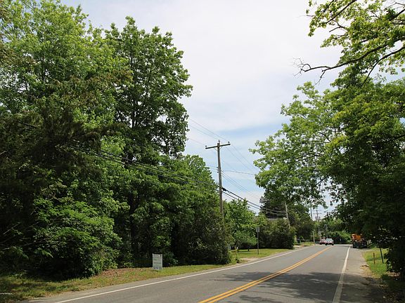 5th image of 221 Magnolia Ave
