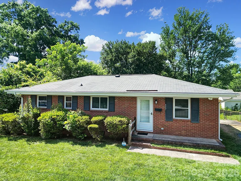 4301 Briarhill Dr — Photo 4