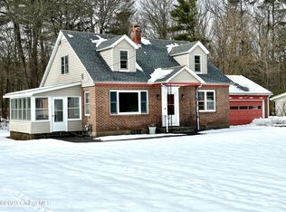 27 Newell Rd, Schenectady, NY 12306