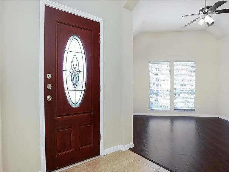 6214 Southcott Ct — Photo 3