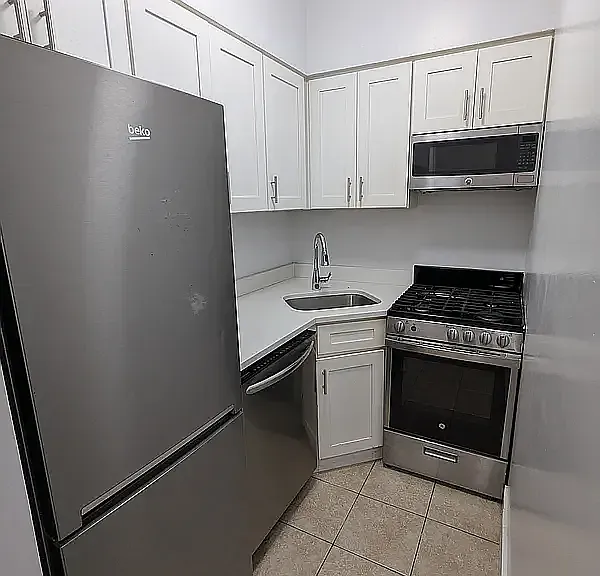 162 W 80th St #C — Photo 2