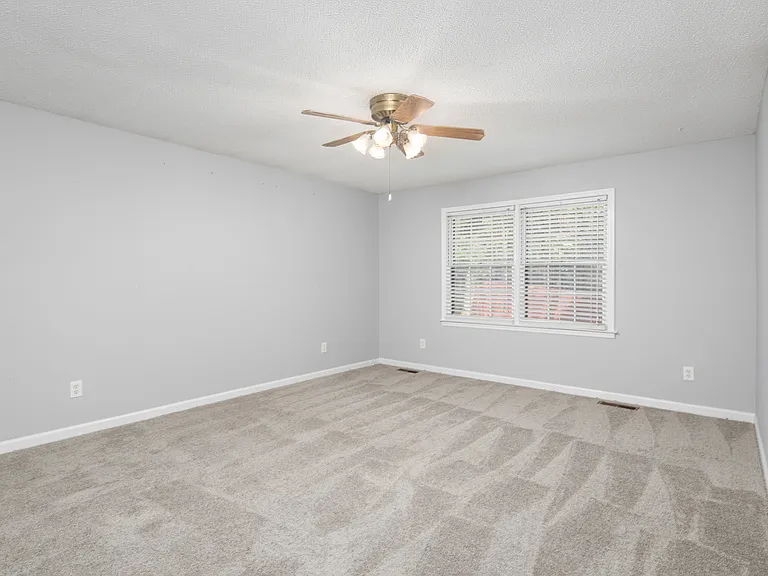2624 Excalibur Dr SE — Photo 9
