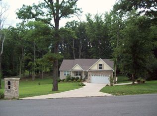 323 Hilltop Dr, Shelbyville, TN 37160