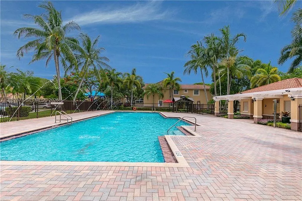 2 bed, 2.5 bath, 1131 sqft, $2,800 — Photo 1