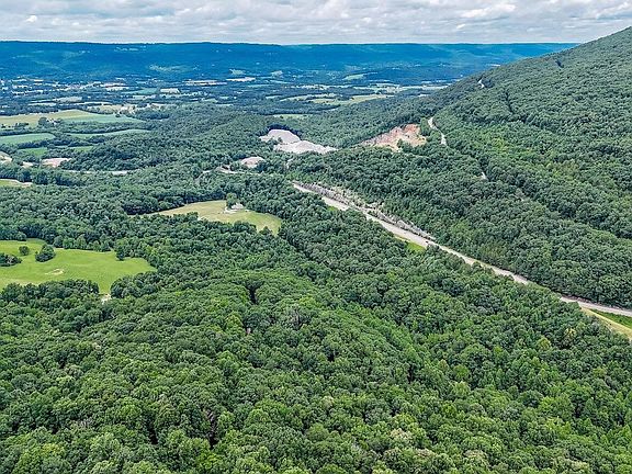 3rd image of 701 Cherokee Ridge Rd