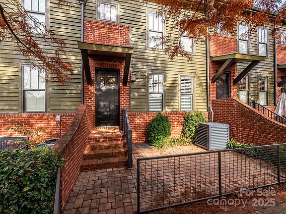 3rd image of 1640 Kenilworth Ave
