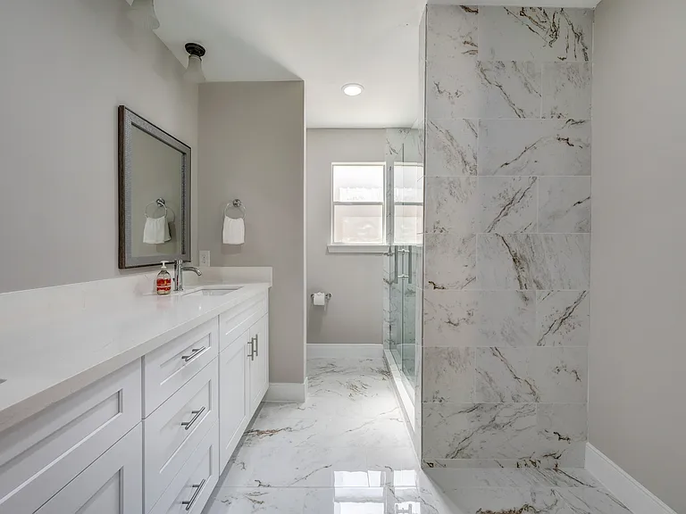 1626 S Kirkwood Rd — Photo 10