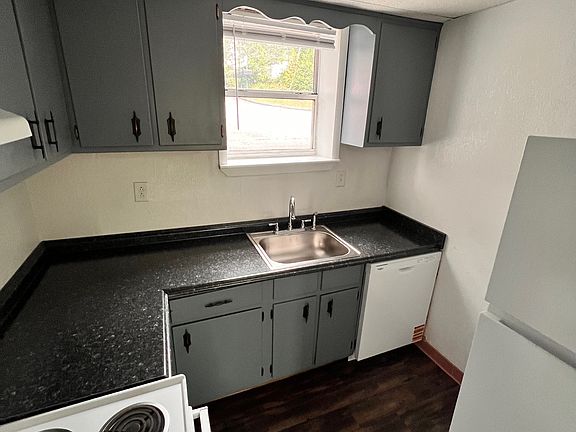 3rd image of 22 Ontario St