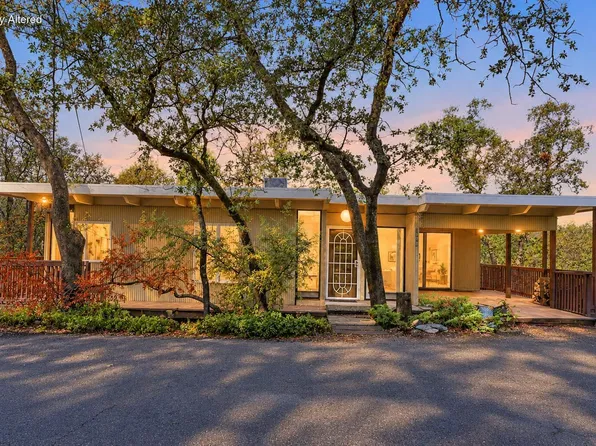 2160 Skyline Dr, Redding, CA 96001