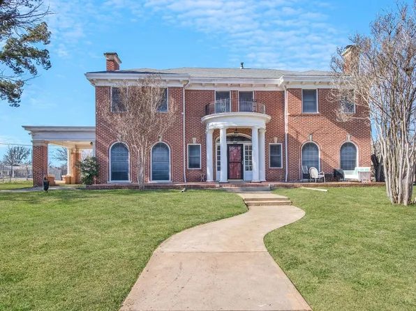 1216 S Colorado St, Coleman, TX 76834