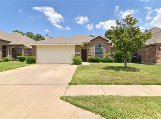 8217 Edgepoint Trl, Hurst, TX 76053