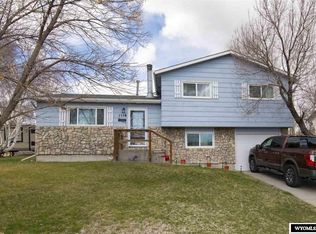 1116 Sweetwater Rd, Douglas, WY 82633