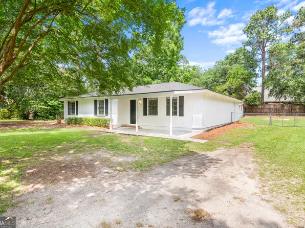 225 Foxlake Dr, Statesboro, GA 30458