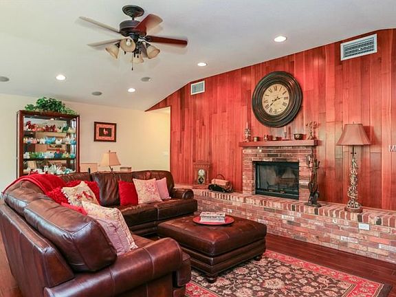 3rd image of 3605 Wilder Ln