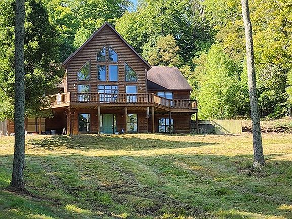 3rd image of 2078 Scott Rd