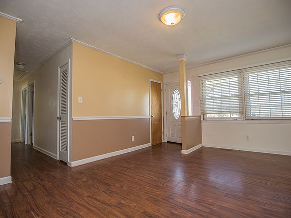 3rd image of 34 Cornell Dr