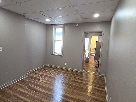 5th image of 313 W Buttonwood St