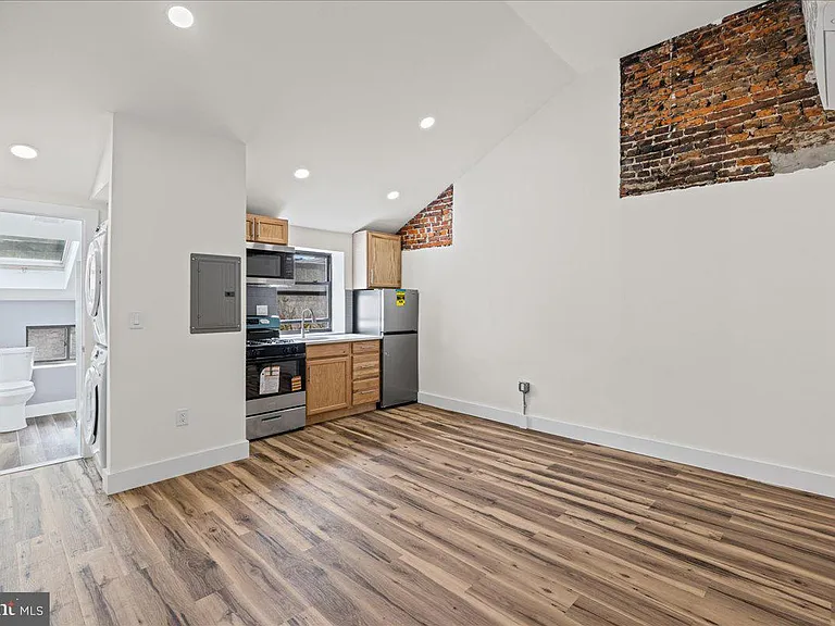 1222 Chancellor St #3 — Photo 6