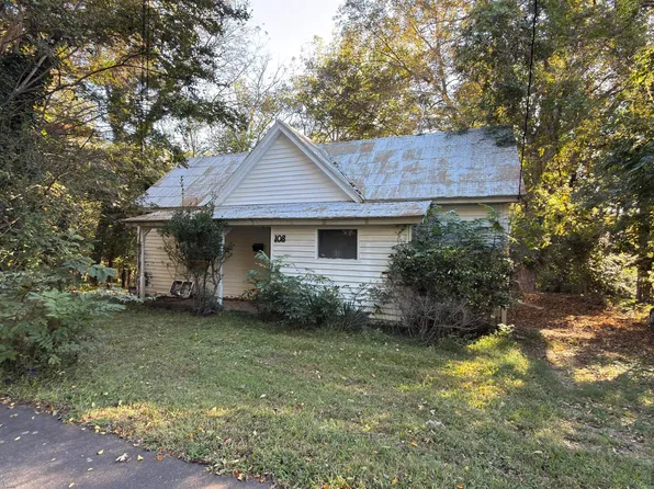 108 N Hillsborough Ave, Hillsborough, NC 27278