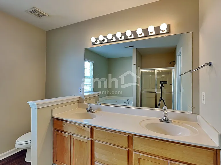 1209 Bending Creek Dr — Photo 11