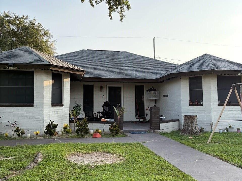 1st image of 2327 Camelot Dr