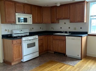 3 8th St APT 3, Cambridge, MA 02141