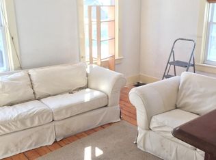 40 Dixon St, Newport, RI 02840