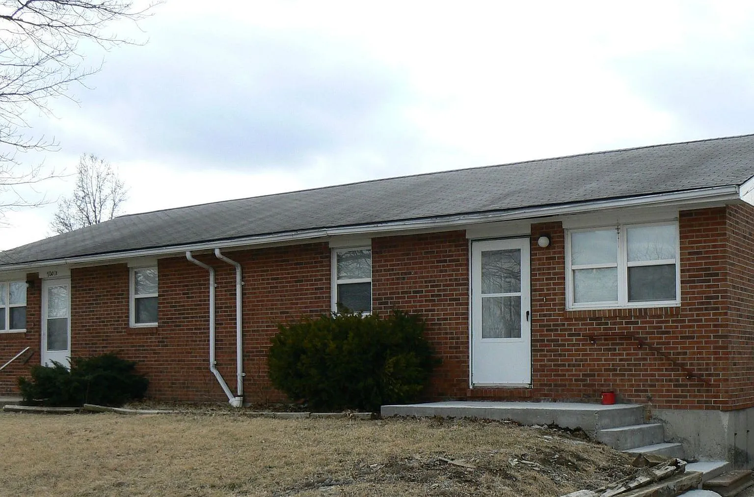 7001 N Moberly Dr — Photo 1