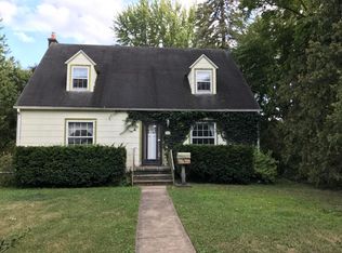 322 E Spruce St, Marshall, MI 49068