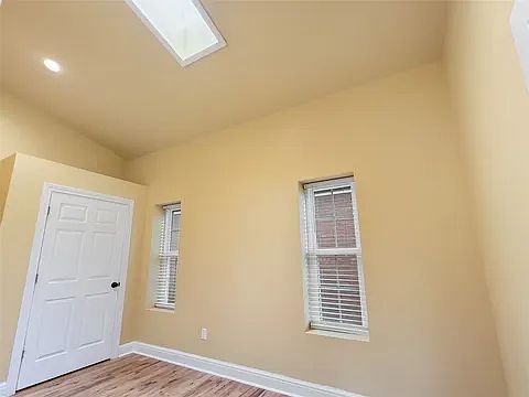 2nd image of 424 E 11th St #2
