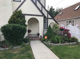 1598 Glenmore St, Baldwin, NY 11510