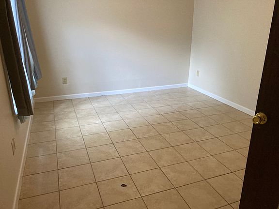 4th image of 2309 Belin Dr