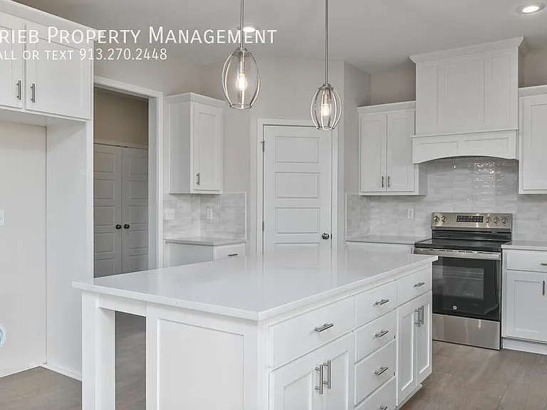 2677 W Dartmouth St — Photo 20
